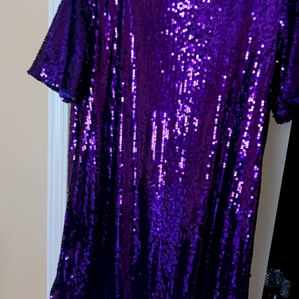 Dress sequinned